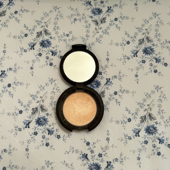 Becca Shimmering Skin Perfector Pressed Highlighter Moonstone - Picture 1 of 4